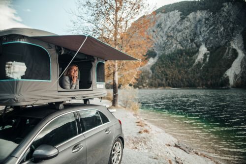 Ergänze dein Abenteuer mit praktischem Camping-Zubehör: von Matratzen Topper über Campingmöbel bis hin zu Beleuchtung und Koch-Equipment. Alles aus einer Hand, direkt verfügbar in Bretzfeld.